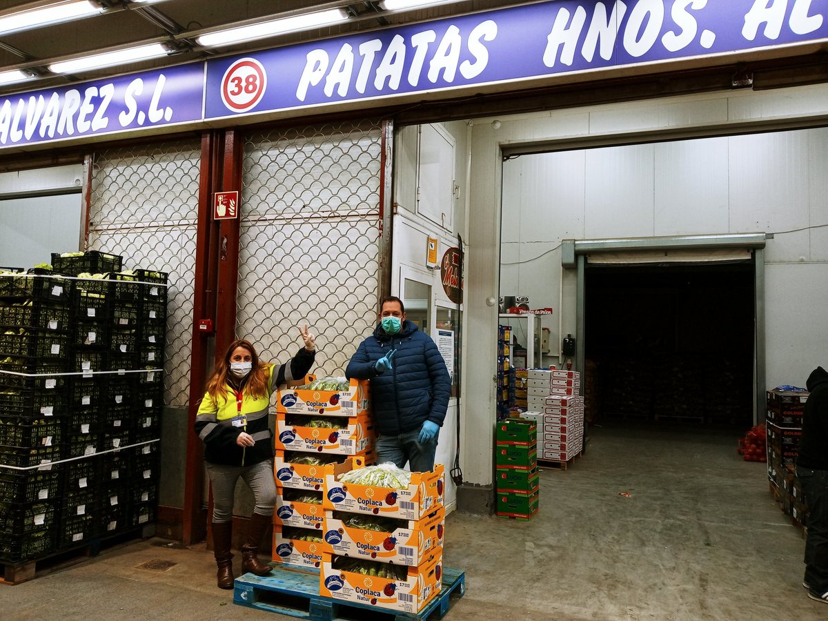 gcamsl's tweet photo. Al pie del cañón con Patatas Hnos. Alvarez S.L.
#JuntosSaldremosAdelante 
#mercamadrid
#naveA https://t.co/pnpmmgYN8f