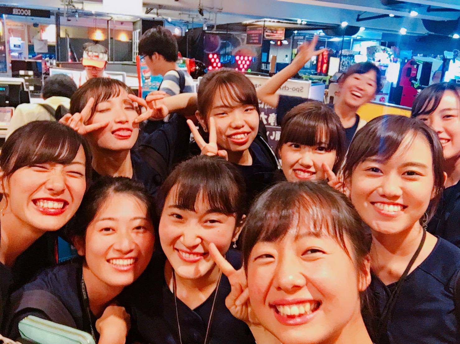 学習院大学硬式野球部 マネージャー大募集 部活って忙しそうだけど プライベートの時間はちゃんと取れるの 弊部の基本的な練習時間は12時 16時頃であるため 練習後に友達とご飯やアルバイトをすることが十分可能です もちろん学業にも専念