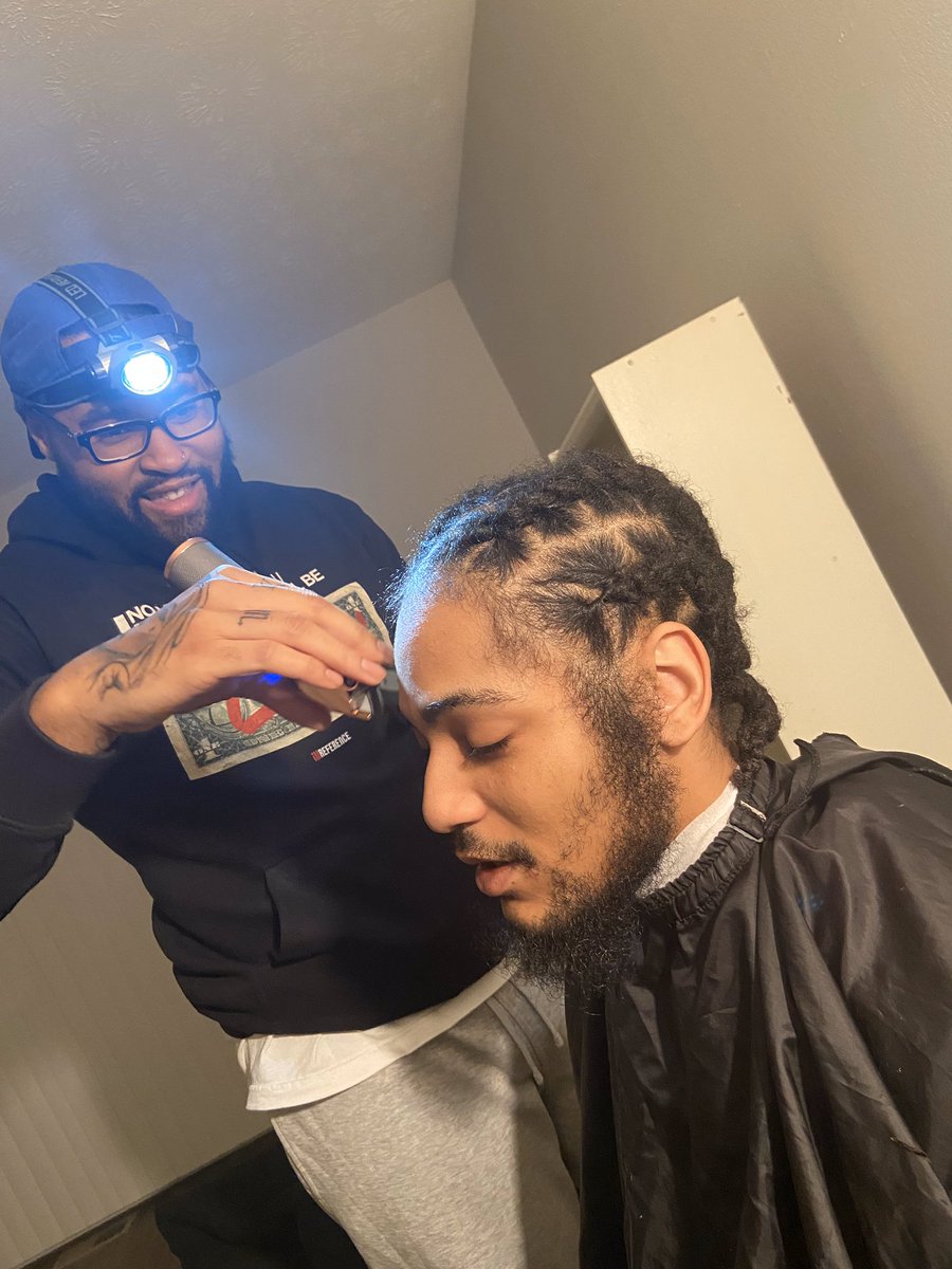 Stretchfinessin's tweet photo. I just got a @jugheadprod house call cut. In conclusion you niggas broke. https://t.co/WhcSmhnF49