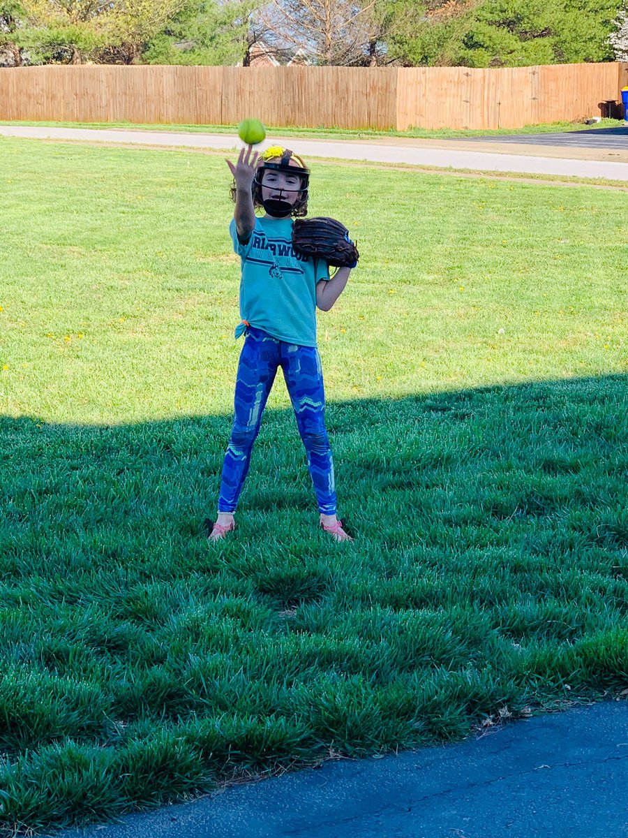 gentry_nickie's tweet photo. Brenlie and her family enjoyed some sunshine and softball today. Way to go, Brenlie! @BriarwoodES @CPotterTeach #BEworkers #HealthyAtHome #NTIKY https://t.co/cG0rl6mxBz