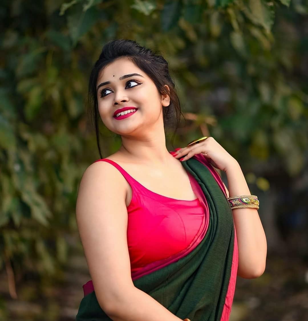 sareebeauty's tweet photo. Good morning everyone 🌹 https://t.co/JSbtXqUoAj