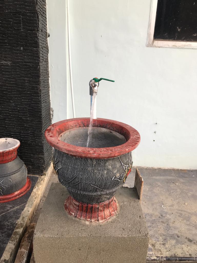 Upaya preventif/pencegahan dilakukan dgn membuat wastafel cuci tangan di depan kantor &amp; ruang sterilisasi yg dilengkapi dengan alat penyemprot berupa kabut yg berisi larutan cairan desinfektan <a href="/andry_is/">Andry Sukmoputro</a> #DJPRLkeren #BPSPLMakassar #MantapKi #WFH #wfhbukanliburan #DiRumahAjaYa