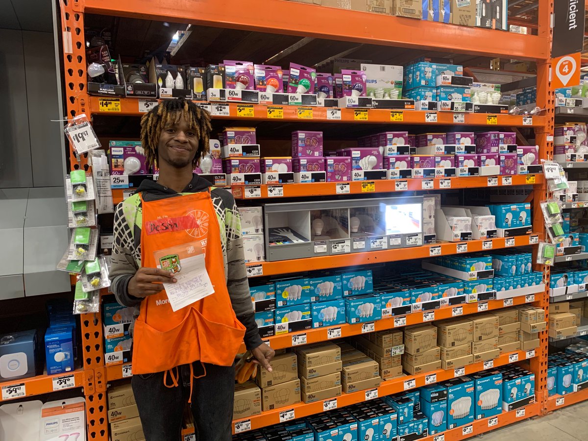 AlePaintgirl11's tweet photo. Great job to new associate Deshun!
First homer in less than a month !
Asked if he could help D27 during a slow shift and went straight to rack diving🙌🏽
@jdducres @TyroneSASM0703 @RSalemi https://t.co/Jto01ifFva