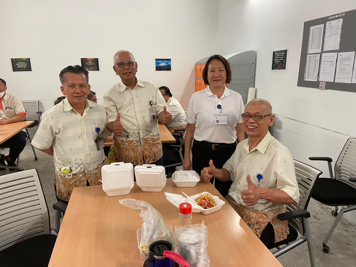 kycheah5's tweet photo. Thanks to our heroes–Ambulance Drivers, Health Attendants, cleaners, admin staff, etc in helping to fight virus and keeping us safe. They have been grappling with lost time with family members and disruptions to their personal routines and plans @majuritysg #SGStrong #covid19 https://t.co/Wq9KtPbkkC