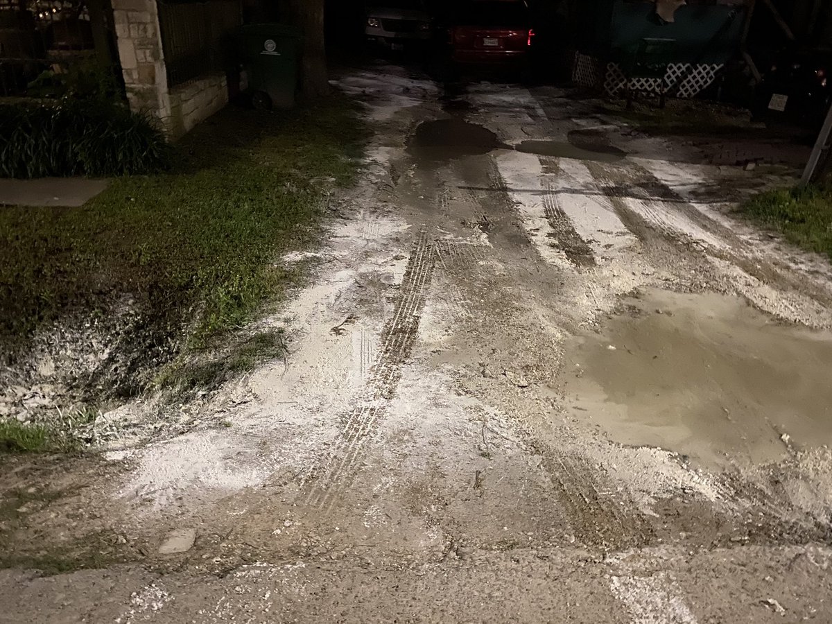 aaronlytle's tweet photo. @KHOU is lye what you use to solve a sewer problem that is leaking all over? Major problem on Ovid Street, 77007 follow the tracks :) https://t.co/WUhwVob0H1