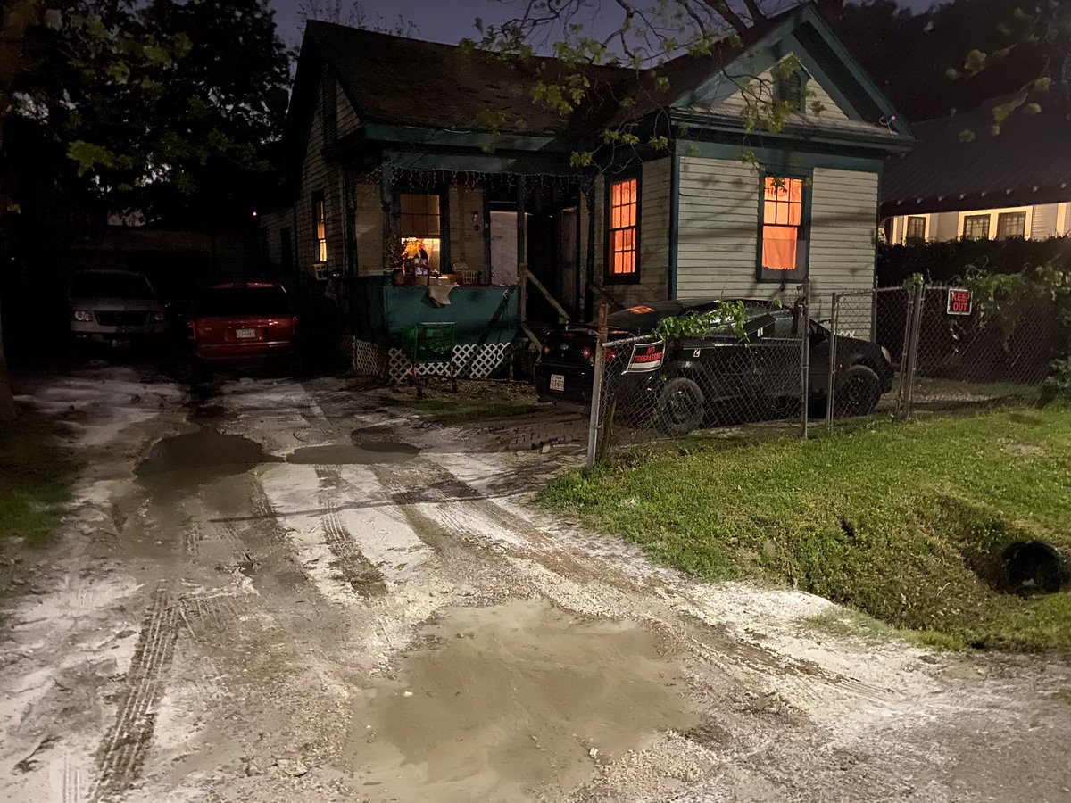 aaronlytle's tweet photo. @KHOU is lye what you use to solve a sewer problem that is leaking all over? Major problem on Ovid Street, 77007 follow the tracks :) https://t.co/WUhwVob0H1