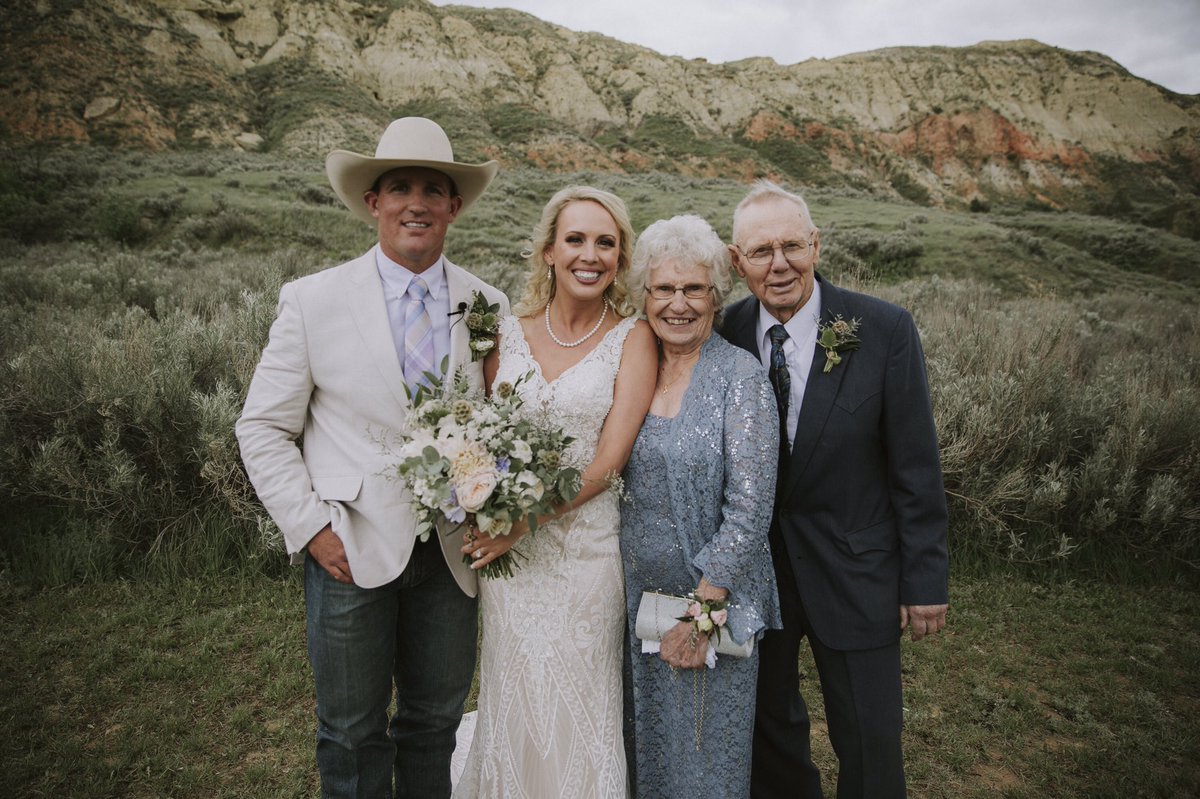 _cassi_jo_'s tweet image. My grandpa turns 85 today.  Married to my grandma for nearly 61 of those 85 years. I love how he still looks at her.  I am so grateful to have to look up to. #lifegoals