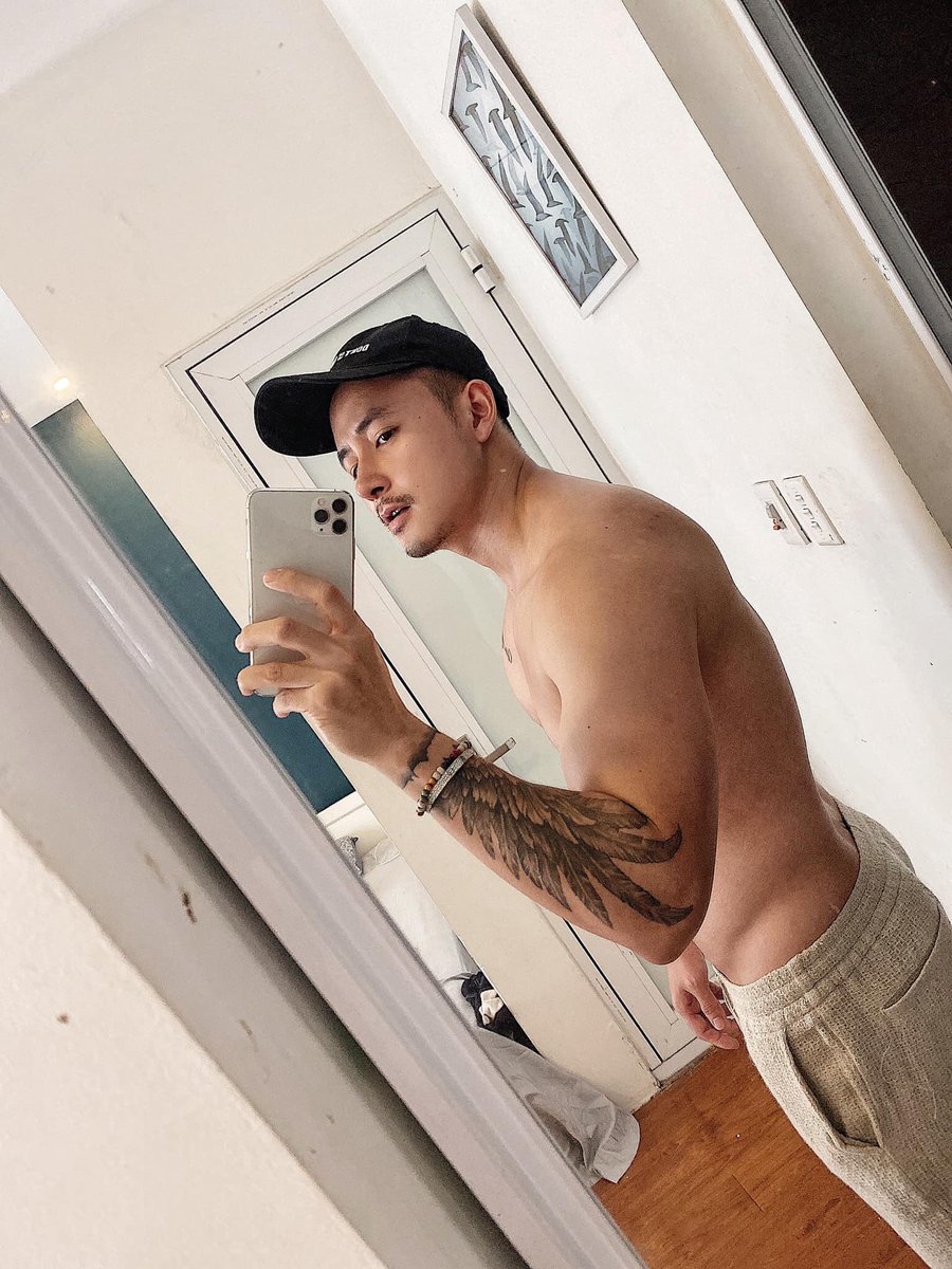 StoreNam's tweet photo. Đẹp trai như tài tử Hồng Kông thì không ai khác ngoài anh.
Mặt đẹp, body đẹp, con nhà giàu, giỏi, nhưng ngoài nhỏ con hơn hình https://t.co/LG2to1HHHr