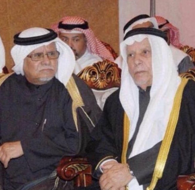 Alamash_Q8's tweet photo. المرحوم بإذن الله الشيخ / نايف الشعيب العماش الفصلي ( يساراً ) ، وأخيه الشيخ / بندر الشعيب العماش الفضلي ، أطال الله في عمره بالصحة والعافية . 
#الفضول https://t.co/SKeY1iDNHl