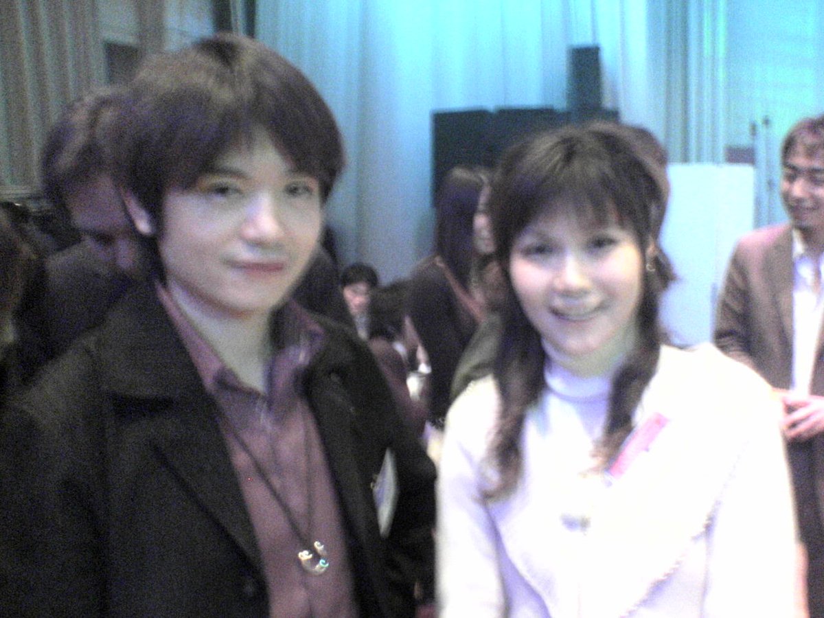 Here are a bunch of pictures of Sakurai before I delete them all from my computer. Don't ask why I have so many pictures of him because I honestly have no idea either.(a thread)