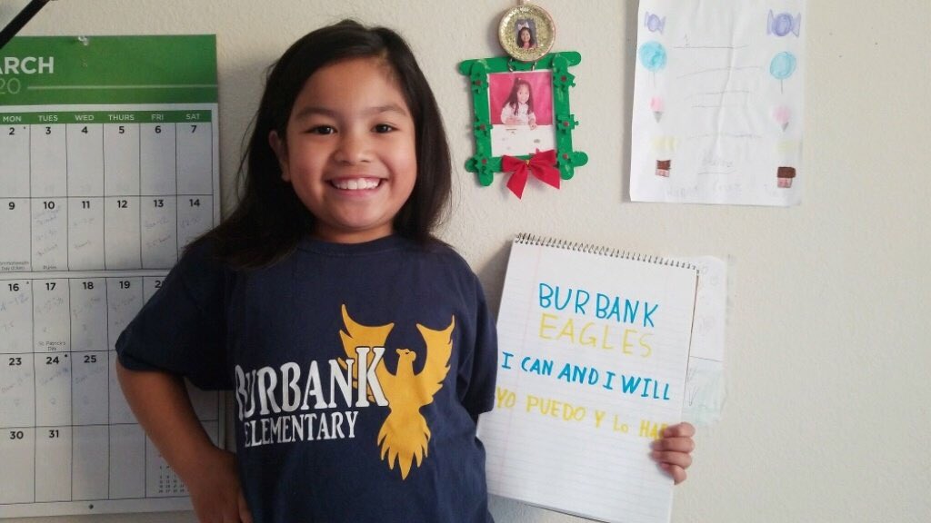 mimeazy's tweet photo. Burbank misses all of you too, Dafne! Van a lograr todas sus metas estas niñas, ¡porque lo pueden y lo harán! 💙💛🦅 #icanandiwillaguilas #HaywardStrong #schoolprideWednesday @BurbankElem https://t.co/YIAEyQkWL1