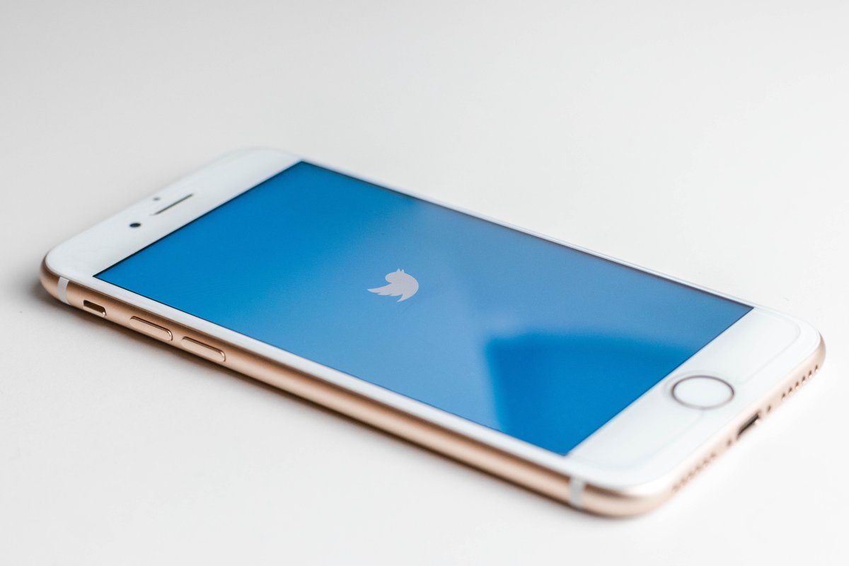 sophbarker3's tweet photo. Twitter is an online platform that allows users to produce their own content, and engage with others in the community. Photo by Sara Kurfeß on Unsplash #ALM101 #IMadeSomeMedia https://t.co/Qe4sajGxMG