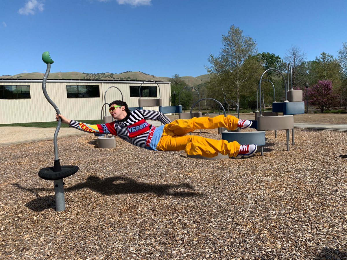 KiddTr333's tweet photo. The Ground is Lava!
Me- https://t.co/QTudYigY6y