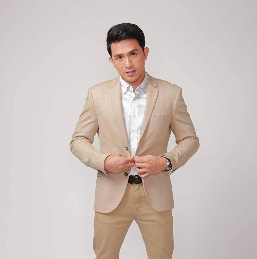 TodayTV_Channel's tweet photo. Cuộc tình tay ba ngang trái của nam thần màn ảnh Philippines – Dennis Trillo https://t.co/OY24LBEVph https://t.co/eKhIav3Ew4