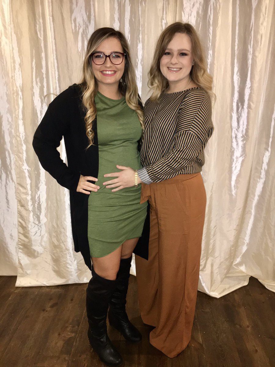 KyleighCK's tweet photo. only 8 more weeks until I become Aunt Ky🙏🏼 @MacyMarshall1 your going to be such a great mom I can not wait😍 https://t.co/WxW2pn6W7h