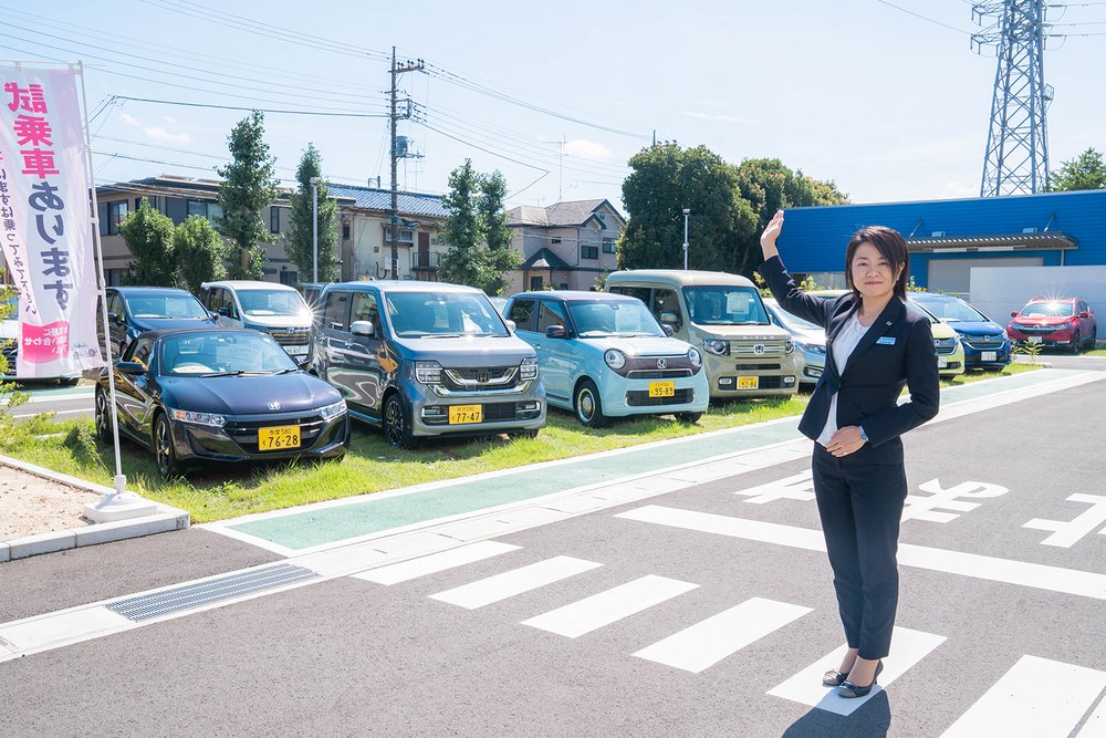 Honda_Access's tweet photo. ＼新型N-WGNがほしい！🚙／

好評のミフネ&amp;ヨシダ連載。N-WGNに試乗するためHonda Carsへやってきたヨシダ＆ミフネ @higecari

好きなカラーやオプションを選びカスタムオーダーして大喜び ！そして迎えた納車の日は……？ ʕ´(ᴥ)｀ʔ

#カエライフ
#NWGN

🔽記事はコチラ🔽
https://t.co/6Ynt0RqhSo https://t.co/vFYE4wP5Tj
