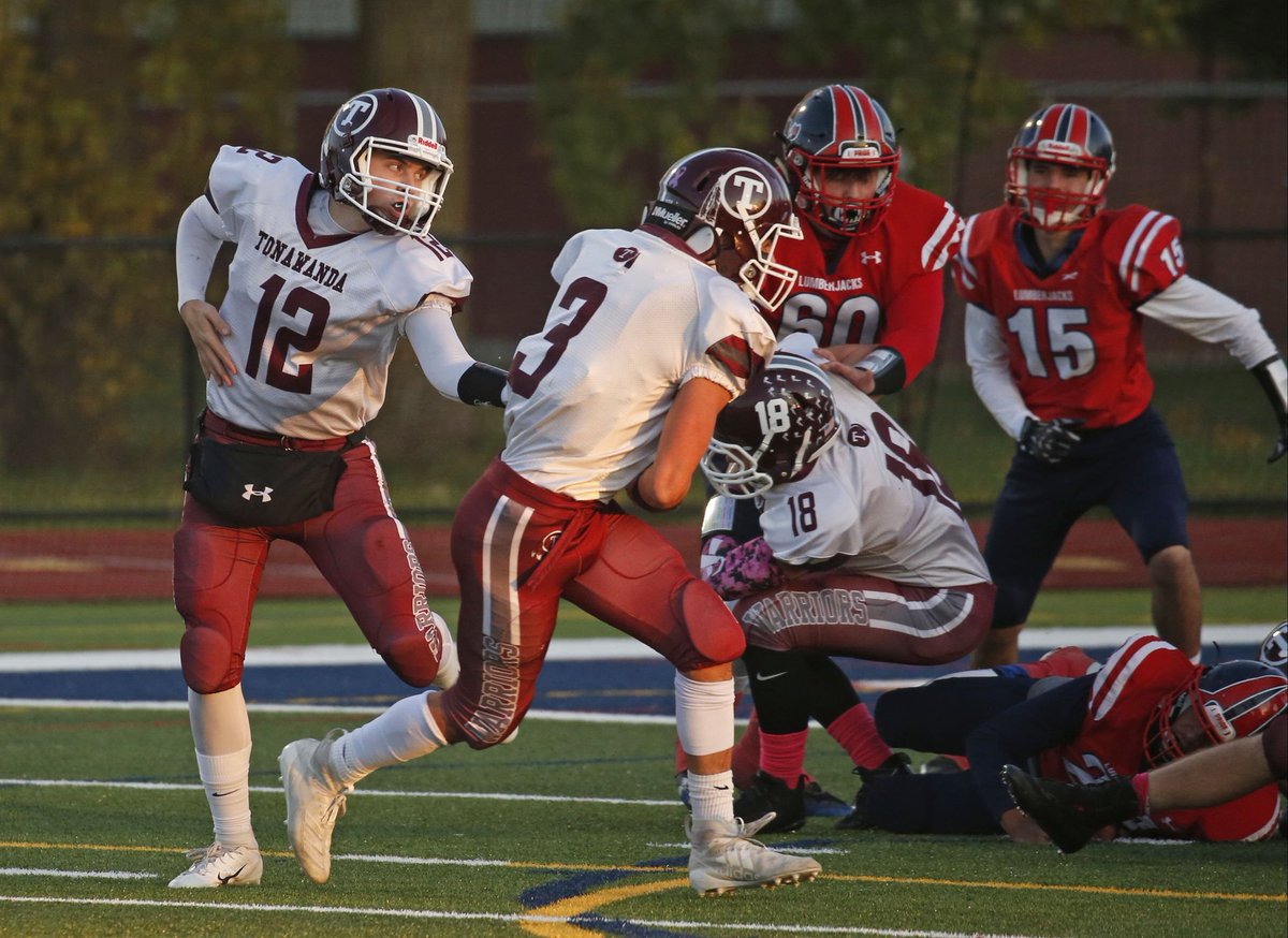 ths_warriors's tweet photo. Congrats to Sr @jasonfrazer5 on his commitment to further his education and football career at @BuffStateFB. Once a Warrior ALWAYS a Warrior! @TonawandaCSD @TonawandaHS @WNYAthletics @716_wny @wny_football @TonawandaSun @SectionVI https://t.co/kUZlC6Iv47