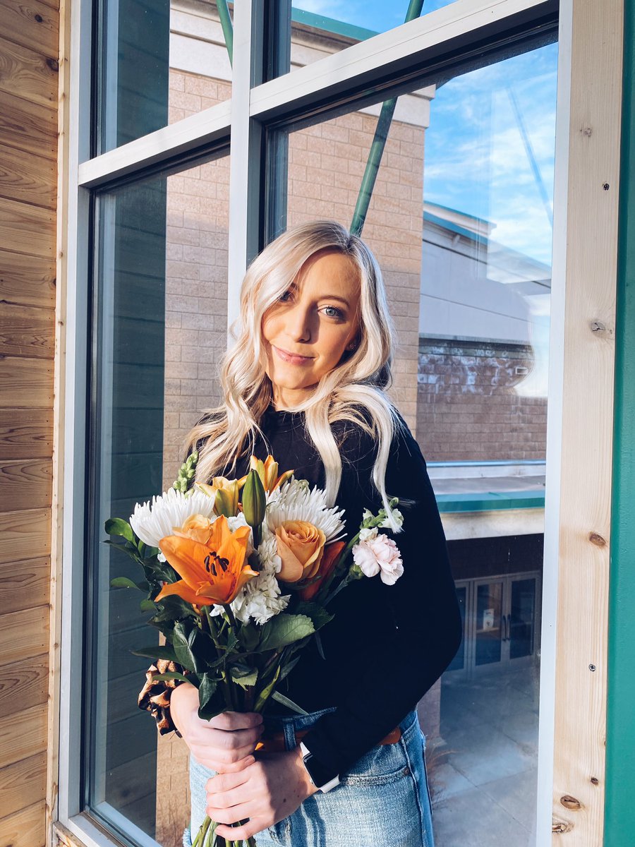 courtnielamb's tweet photo. bought myself some well deserved flowers #SelfLove https://t.co/a7wnilCwYT