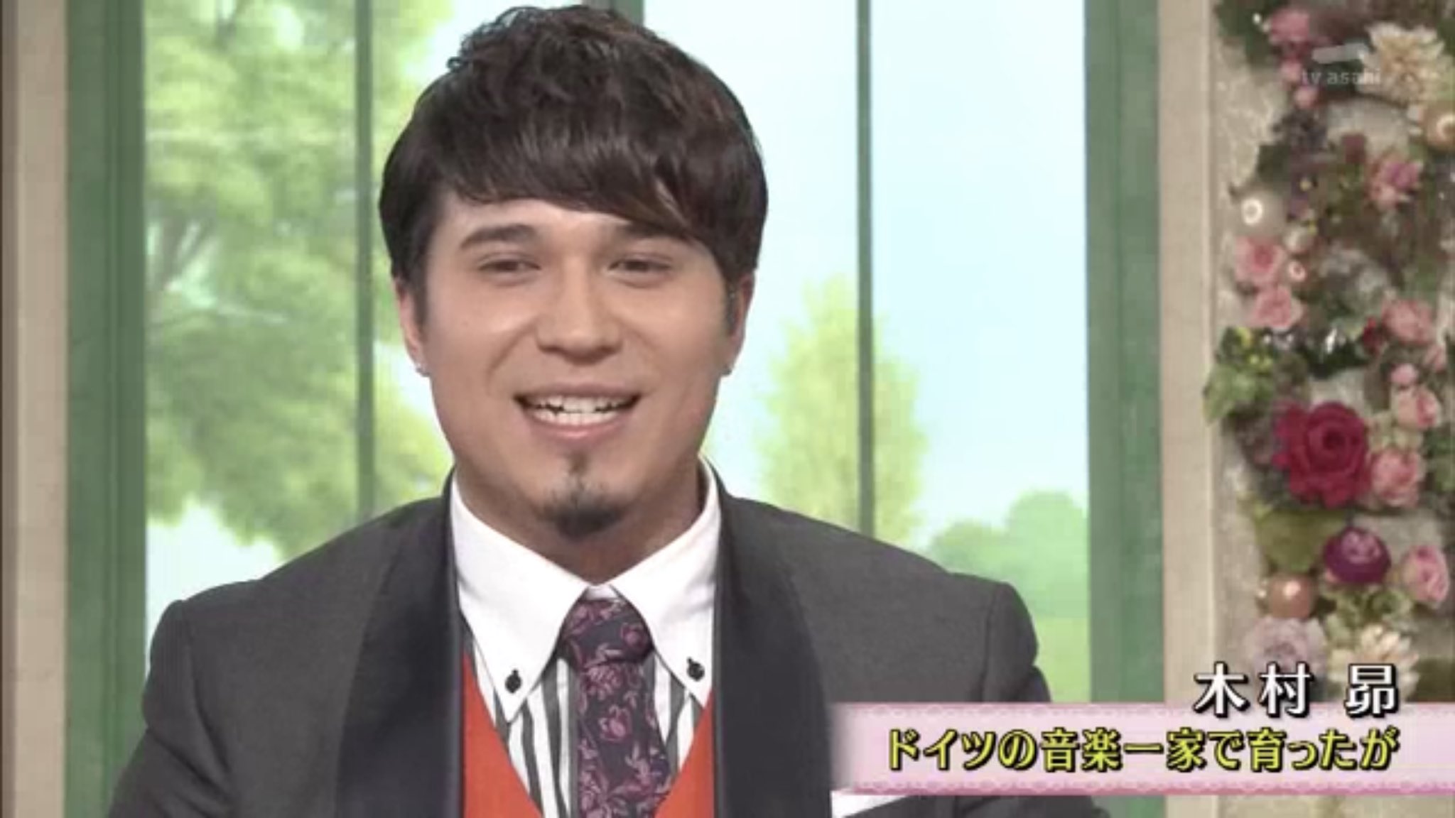 Ara Bomp 徹子の部屋 にドラえもんのジャイアン役の声優 木村昴 さん出演 ドイツ人の父と日本人の母のハーフで7歳までドイツで育ちで本名が スバル サミュエル バーチュという異色の経歴 ジャイアンの声が初代肝付兼太さんによく似ている