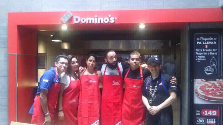 VRNKJBJ's tweet photo. Huyyyy, miren lo que encontrรฉ, con @carloschicken #memories #happines #chickenMix https://t.co/JE3uscgxw4