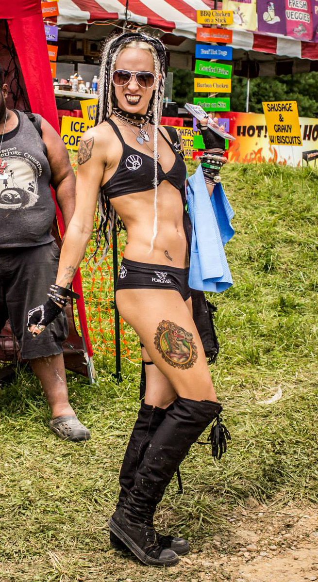 AnthrAxXx420's tweet photo. Hey help get me back up to first!! Drop a vote!  https://t.co/U4nupIJhU1 https://t.co/1b1qTqtcXH