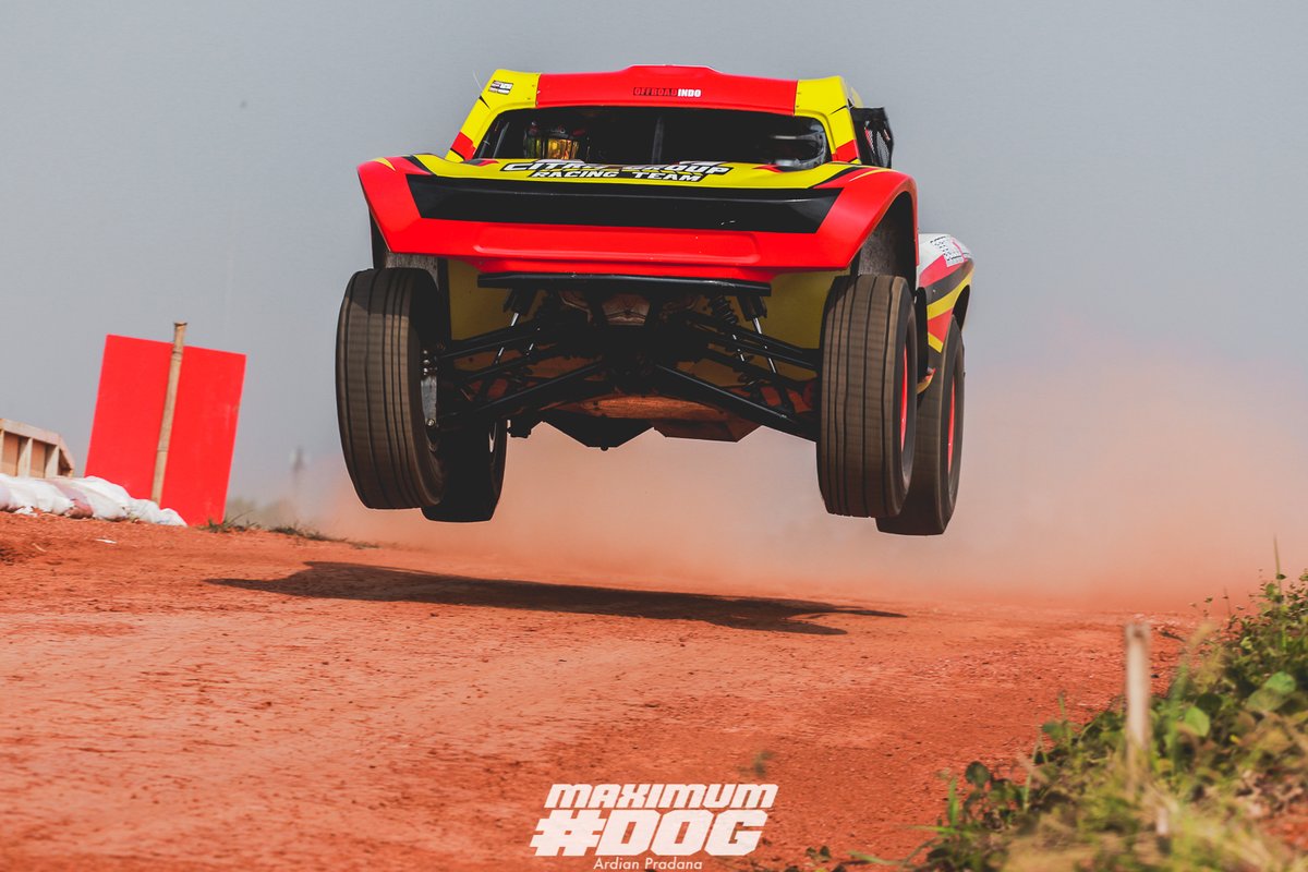 ardian_ace's tweet photo. tahun 2017, nangkepin mobil terbang
#motorsport
#rally
#throwback
#MaximumDog
#ArdianPradana https://t.co/hSrpcGLODn