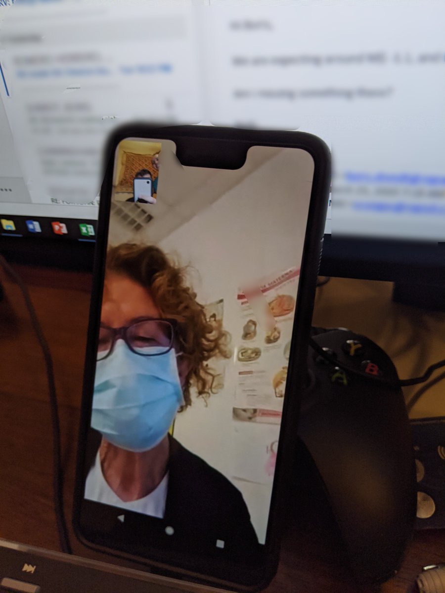 DonaMacmurtrie's tweet photo. @500px I took this one while chatting with my mom-in-law. #medicosfrentealCovid #doctorsuniform #COVID2019 #QuedateEnTuCasa https://t.co/aAXTHeaGJO