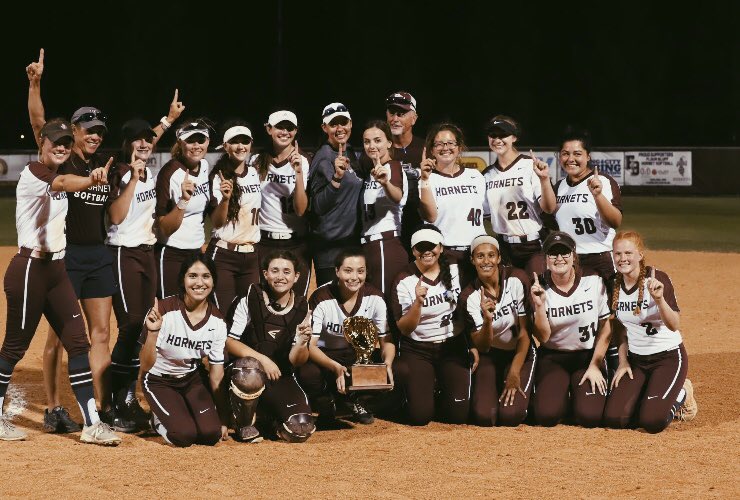 Missing softball season right now!! This has to be one of my favorite softball pictures of all time! <a href="/flourbluffsb/">Flour Bluff Softball</a>
