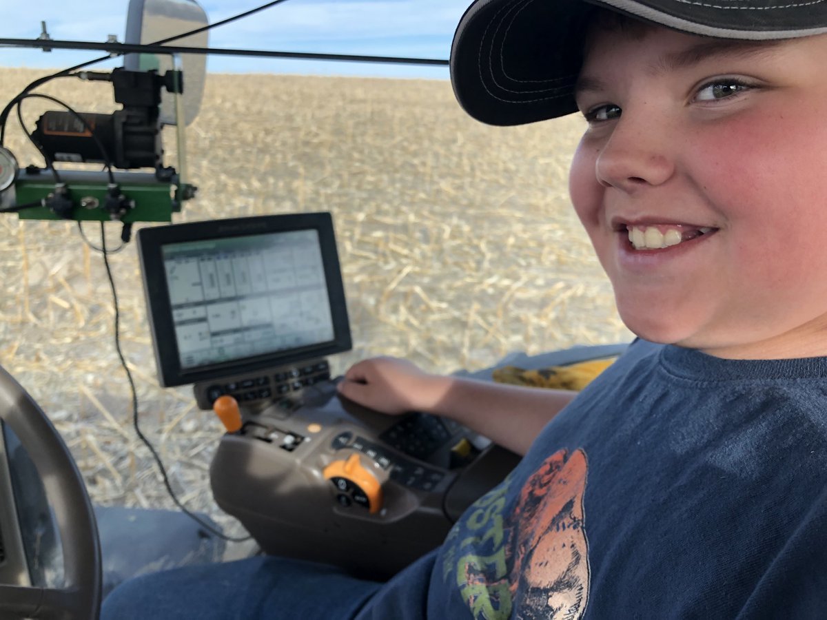 LashleyCurtis's tweet photo. Teaching the hired man how to drill #oats just about has it mastered https://t.co/AGEngQBWno