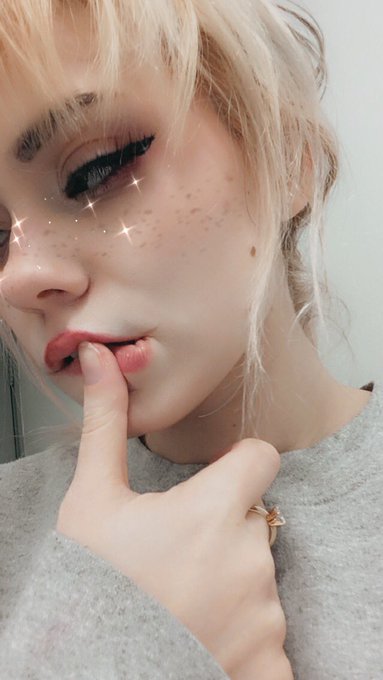 Watch 💕𝓜𝓪𝓮 💕's leaked NSFW photo on TwXstars