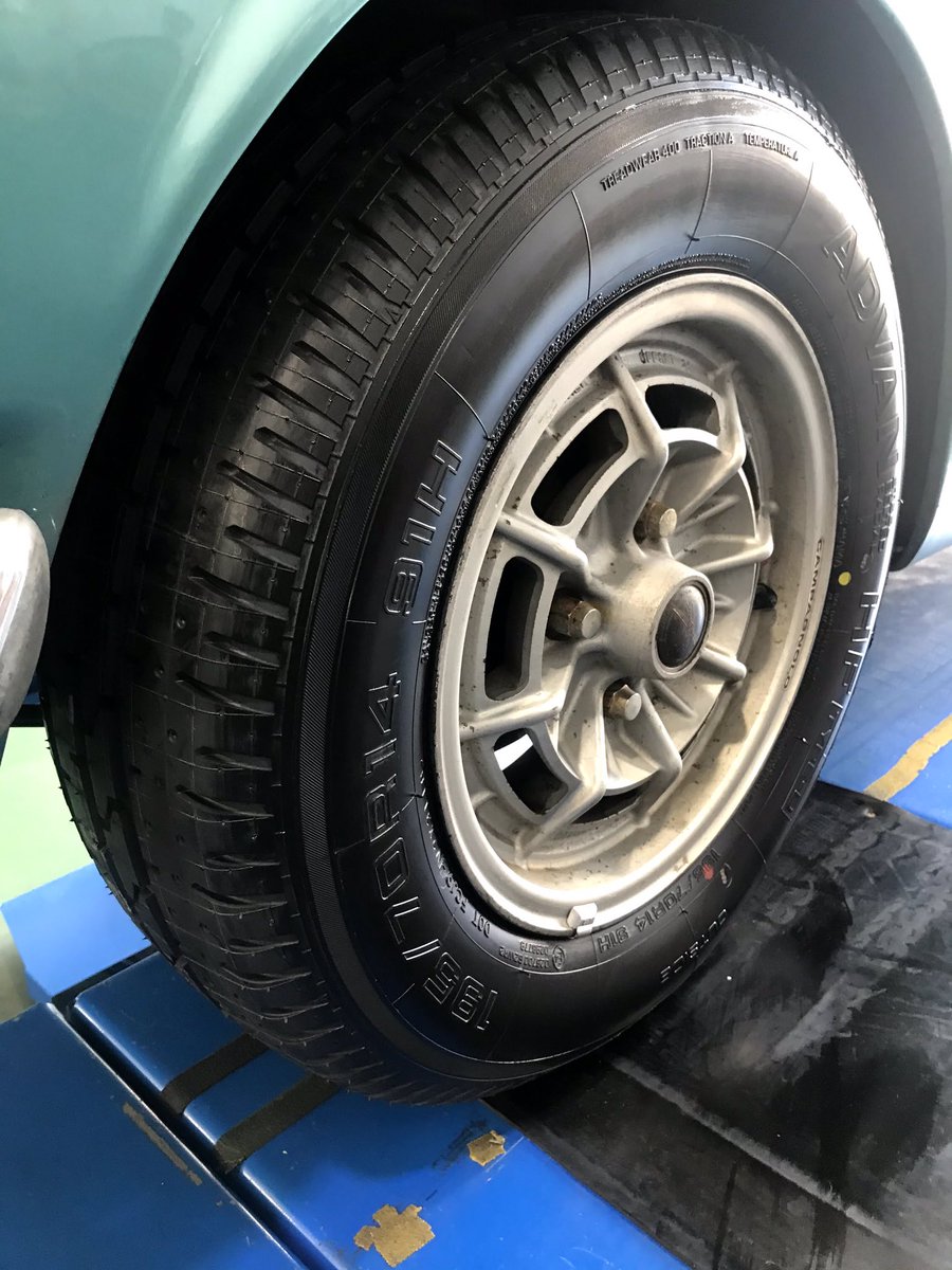 タイヤガーデン江戸川 ハコスカにアドバンhf タイプdの交換作業でございます 感じがかなり変わっていい感じでございます またのご来店お待ちしております タイヤガーデン江戸川 ハコスカ アドバン Hfd