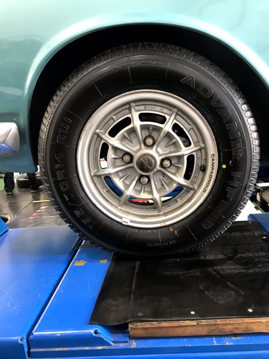 タイヤガーデン江戸川 ハコスカにアドバンhf タイプdの交換作業でございます 感じがかなり変わっていい感じでございます またのご来店お待ちしております タイヤガーデン江戸川 ハコスカ アドバン Hfd