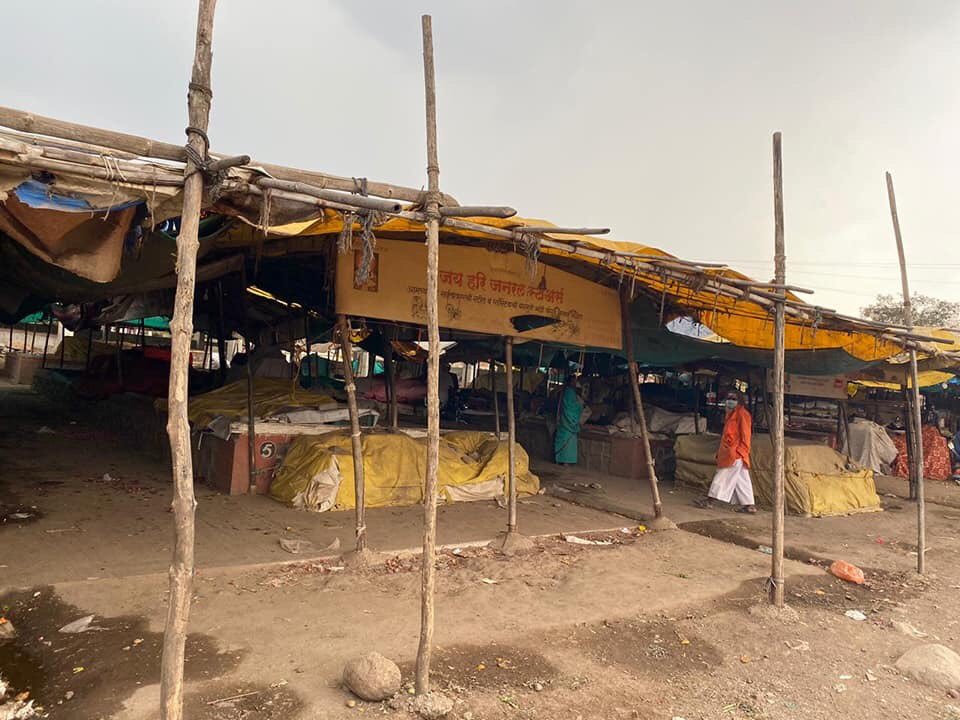 AnilSatavPatil's tweet photo. As more people were gathering at Wagholi Bazaar in the same place, PI Mankar Saheb and Grampanchayat have shifted the vegetable n grocery vendors ward wise in different areas of Wagholi and have released their list and given the name and number.
#Stay_home #Stay_safe🙏🏻 https://t.co/odXp1DEZGN