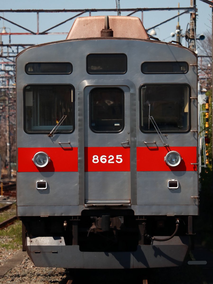 Tokuchan4698606's tweet photo. 【2020.3.25 東急8500系8625F 引退へ】

遂に...引退の時が来てしまいました...
8625Fの引退により、田園都市線を走る最大勢力は東急5000系になりました。
約43年間お疲れ様でした。
ありがとう！さようなら👋

#東急8500系
#8625F https://t.co/orTrOLabRw