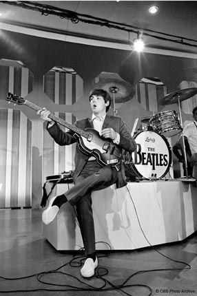 Astrogiraffe1's tweet photo. Paul McCartney - 1965 https://t.co/lW3yKJiNzg