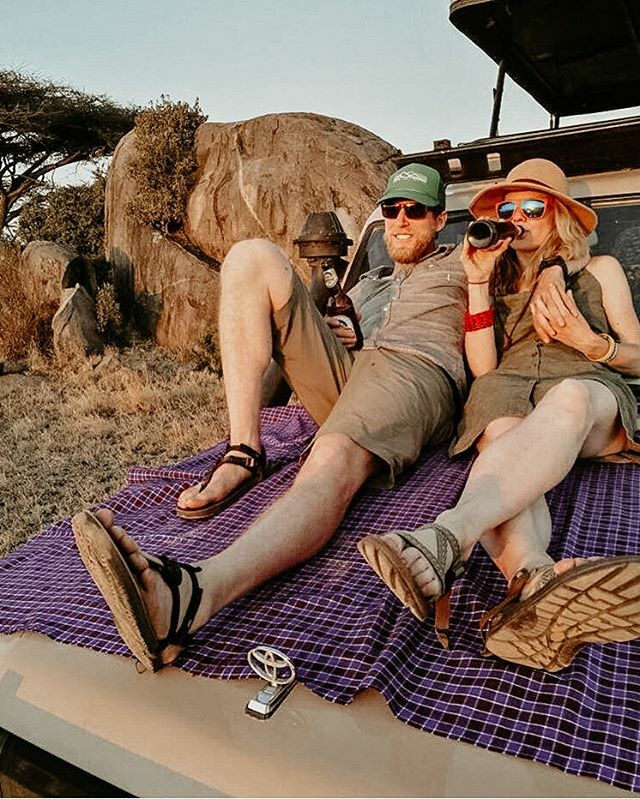 EasyTravelTZ's tweet photo. “The time you spend with your true love is a time that’s never wasted”😍
.
Throw in a few drinks whilst watching the sun begin to set over the Serengeti, and you are left with beautiful memories that last a lifetime.🥂
.
Something you will be proud to … https://t.co/2Css7xMFWT https://t.co/XtJJxvR9Ot