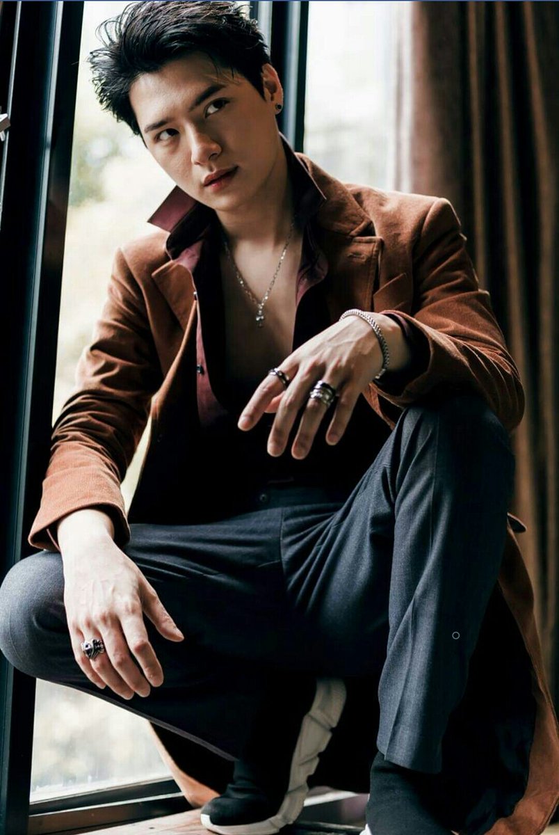 Let's vote~☆

Pink >> retweet 🔁

Brown >> like ❤

#KristPerawat