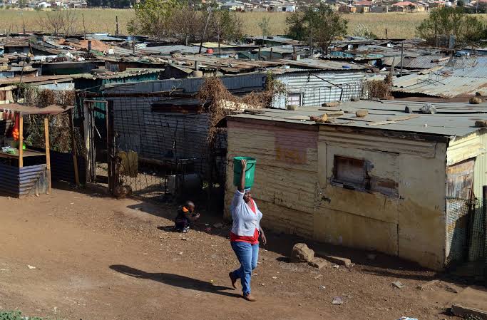 L_Thung's tweet photo. When we say that our people must not go to the villages and call them selfish, have we really bothered to see how they live in #GautengCOVID19 Do we expect them to remain confined in these shacks for #21daysLockdownSA
Sometimes it helps to look beyond our privilege... https://t.co/Z1pHXyGOuB
