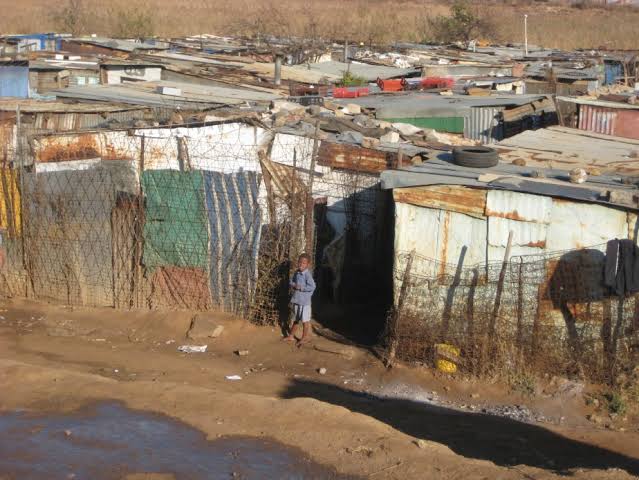 L_Thung's tweet photo. When we say that our people must not go to the villages and call them selfish, have we really bothered to see how they live in #GautengCOVID19 Do we expect them to remain confined in these shacks for #21daysLockdownSA
Sometimes it helps to look beyond our privilege... https://t.co/Z1pHXyGOuB
