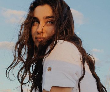 oopsaucamren's tweet image. (au camren)

living proof 

"Camila posta vídeos no YouTube cantando, e acaba se interessando por Lauren, uma inscrita que sempre dá feedbacks em seus vídeos, mas as coisas são mais difíceis do que a latina esperava, Lauren namora e mora em outra cidade."