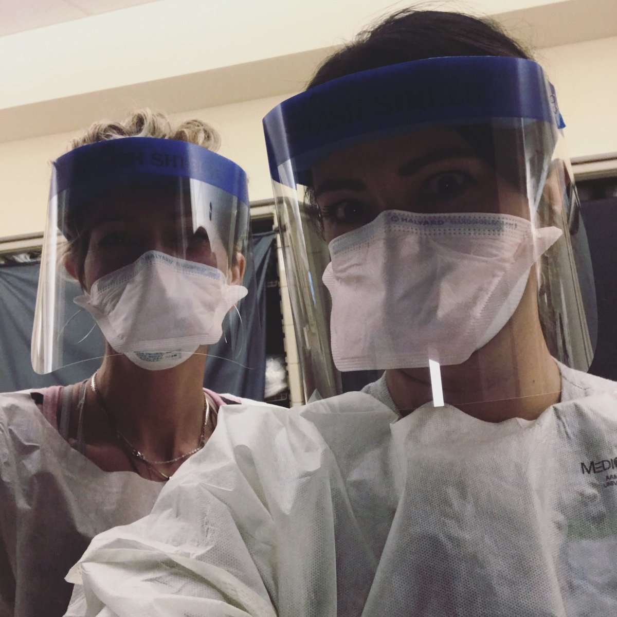 terri_niles's tweet photo. @DemCastJY @OregonNurses #ShowUsYourPPE https://t.co/AjnRXIrnJd