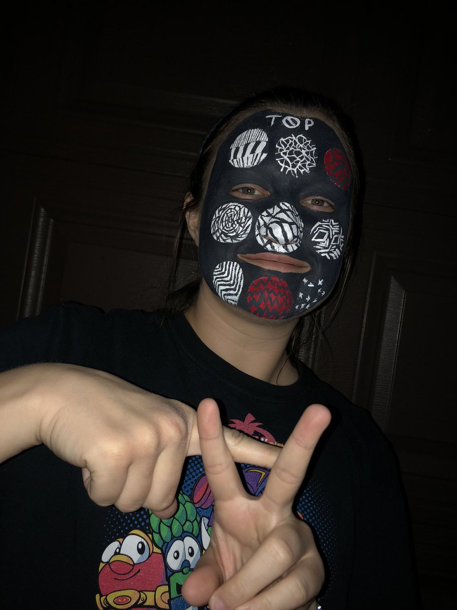 LSoultz's tweet image. My name’s Blurryface |-/@twentyonepilots @tylerrjoseph @joshuadun