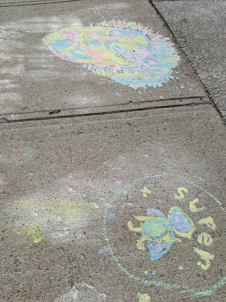 K5tsPajamas's tweet photo. The things you notice when you're not allowed to touch anything...We've got some pretty creative kids in our neighbourhood! #COVID2019 #connectingtocommunity #despite #socialdistance #usingyourothersenses https://t.co/to8tzSwHJU