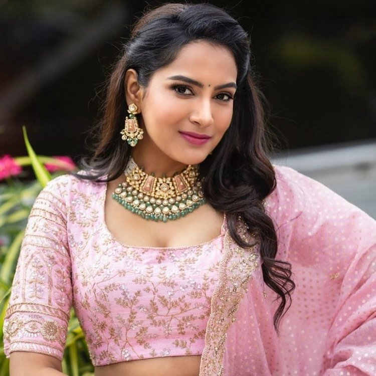 EUAn4opVAAE85-5?format=png&name=900x900