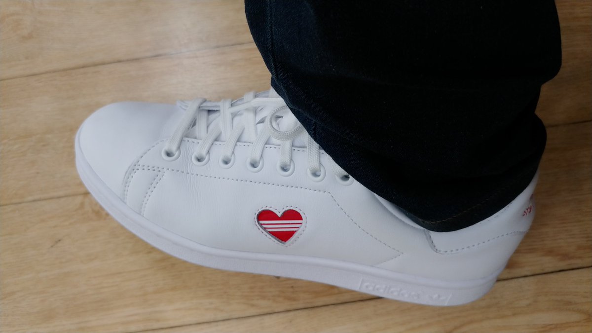 impuls999's tweet photo. 天気良かったから、今日から履きだした。(・∀・)
#adidas
#STAN_SMITH https://t.co/boe2NdWN9Z