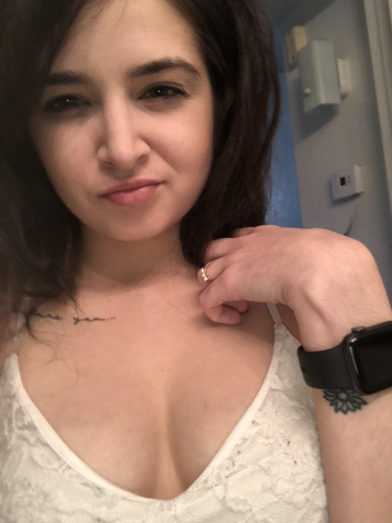 Zoey Kush (@itszoeykush) on Twitter photo 