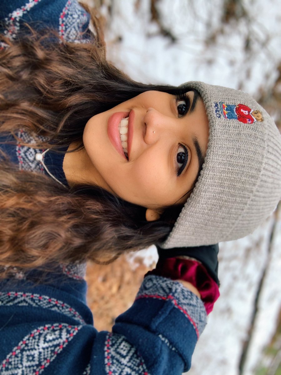 maggsgonzalez's tweet photo. Luuuv the snow ❄️ #BigGus https://t.co/k7Yd5oIp0h