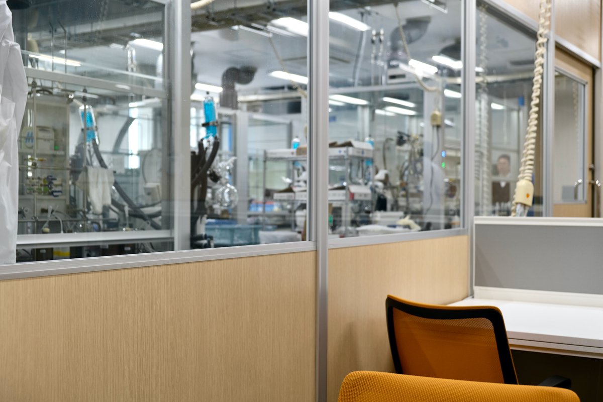 ICReDDconnect's tweet photo. ICReDD places: We just opened our 2nd mixed lab where researchers from experimental #chemistry, #computation, and #informatics work together to discover new #ChemicalReactions. #ReactWithUs! https://t.co/zz8LPzmfeF