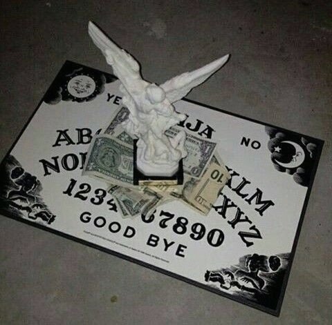 Teorias01's tweet photo. Juegos paranormales que pueden realizar en sus casas durante esta aburrida cuarentena. Boe https://t.co/OvtfJloCb6