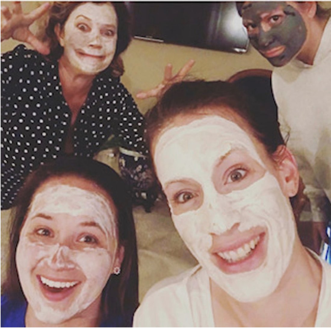 JeniferNarragon's tweet photo. The Slumber’s are Now #Virtual 
Who’s having OnLine #SlumberParties 
If You are #TagUs we want to  S👀 what you ladies are up to!⁉️
#girlfriendculture  ✨ https://t.co/XBvnCY7EXi